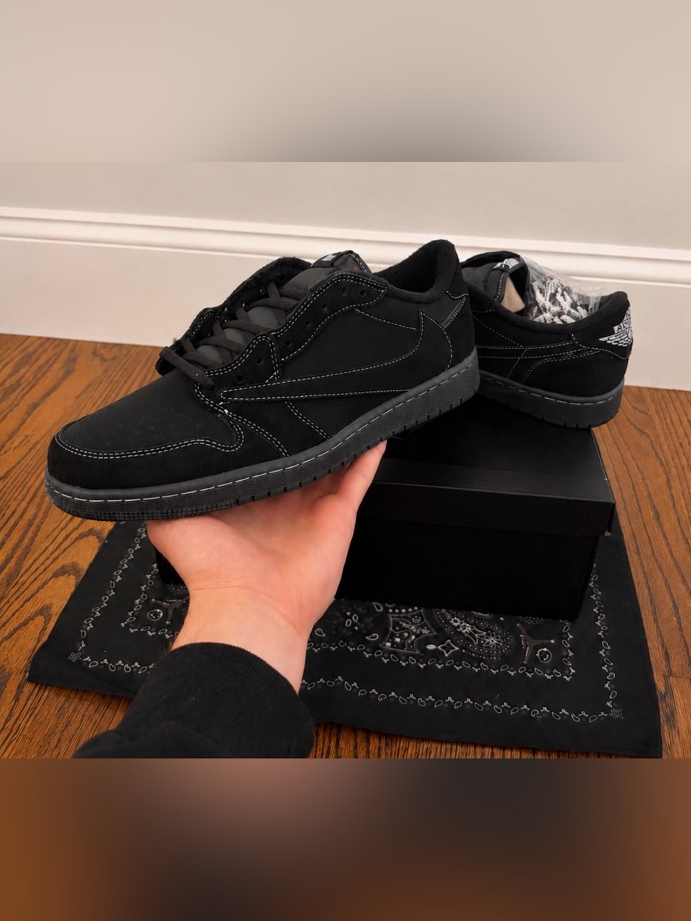 Jordan 1 x Travis Scott “Phantom” Size 9.5